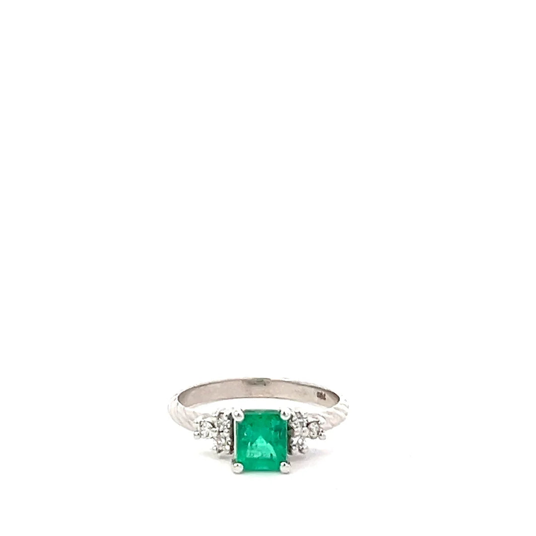 Anillo Esmeralda 0,8 Cts y diamantes