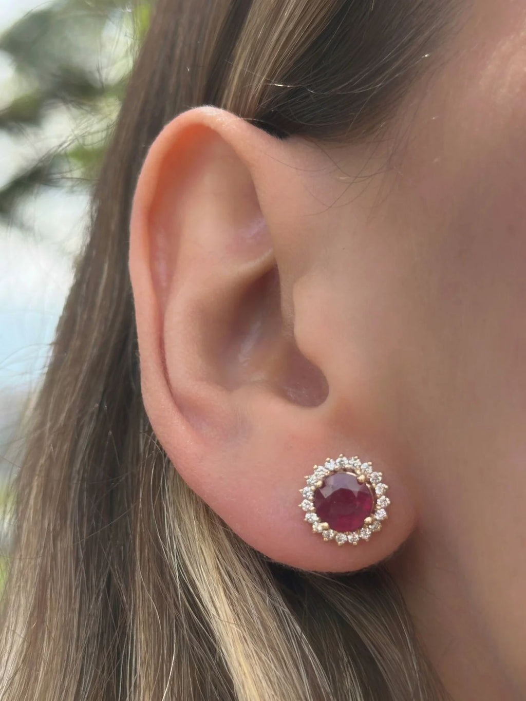 Aretes Flora rubíes