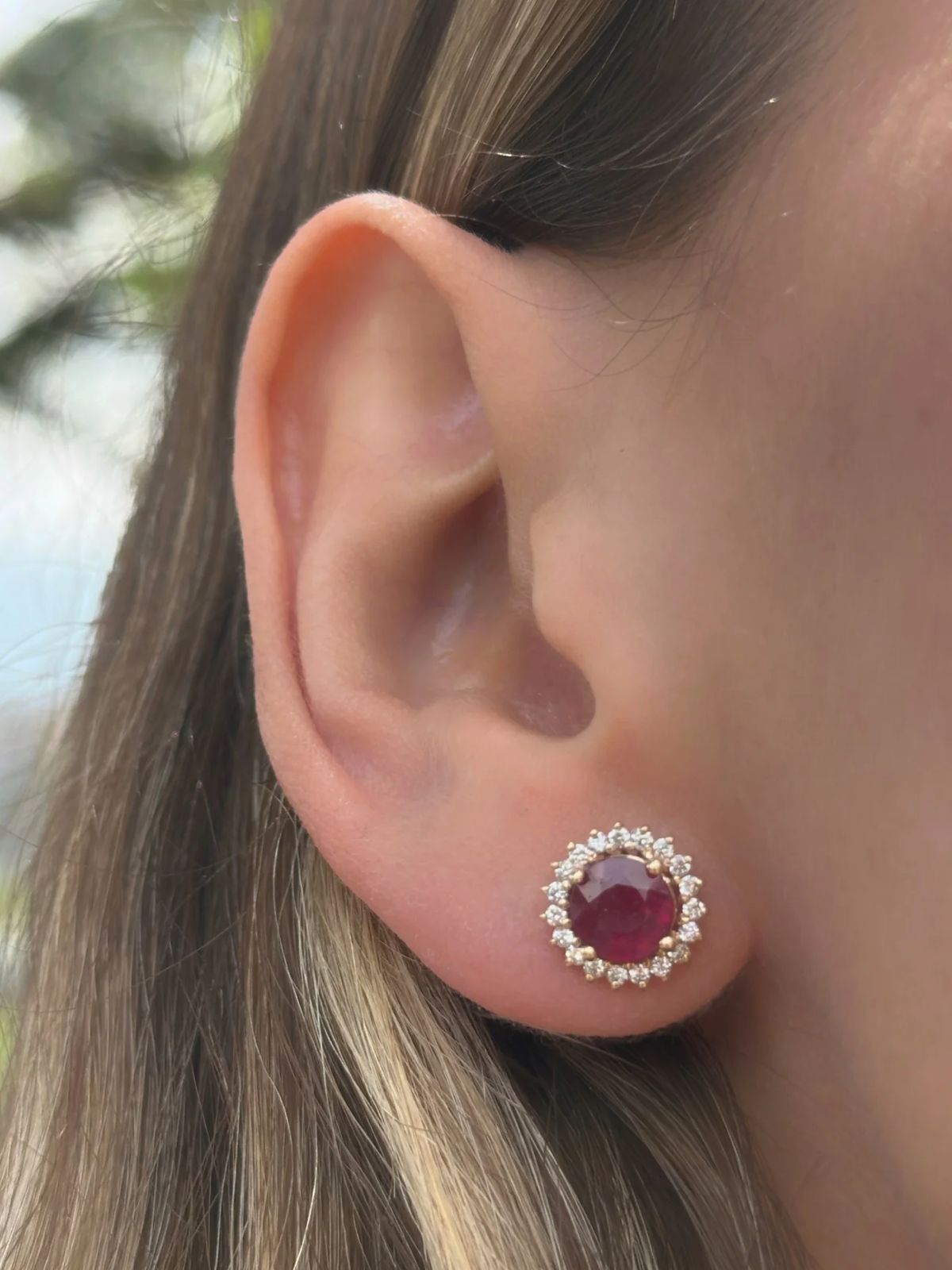 Aretes Flora rubíes