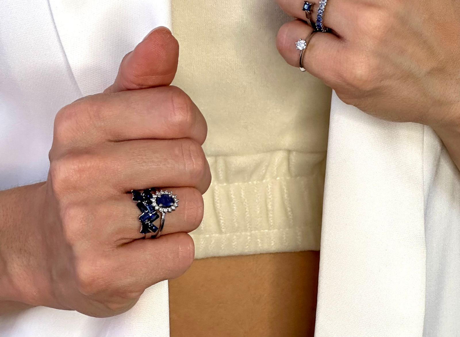 Anillo Coachella Zafiros oro blanco