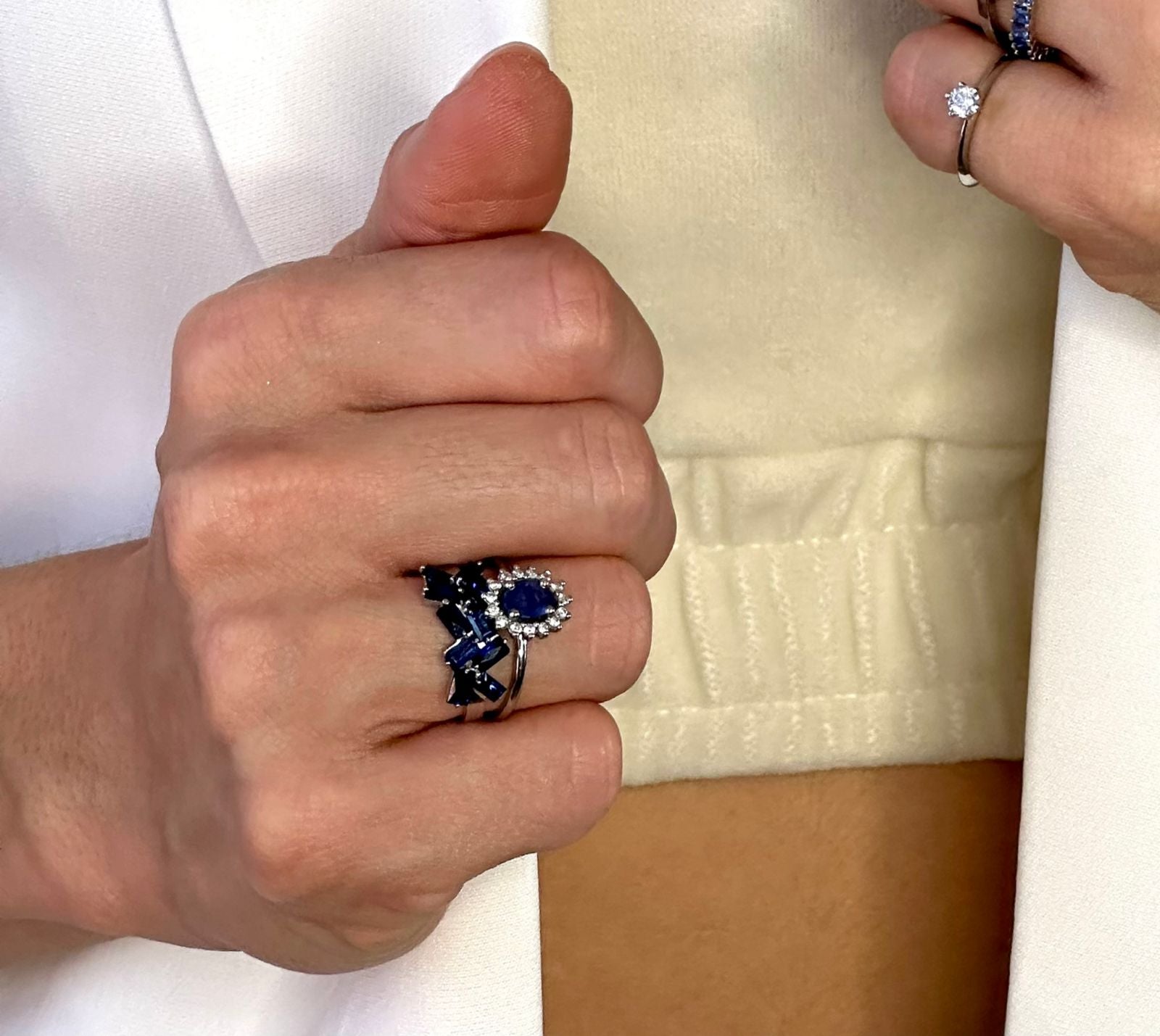 Anillo Coachella Zafiros oro blanco