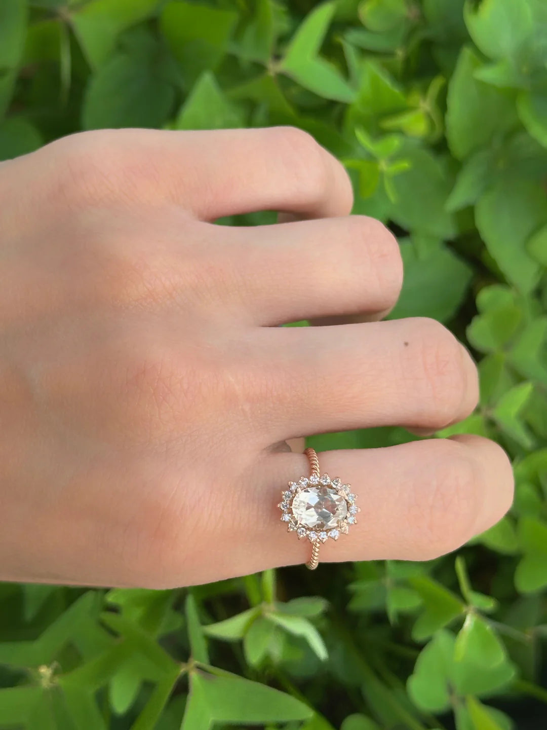 Anillo Antoniette Morganita con diamantes