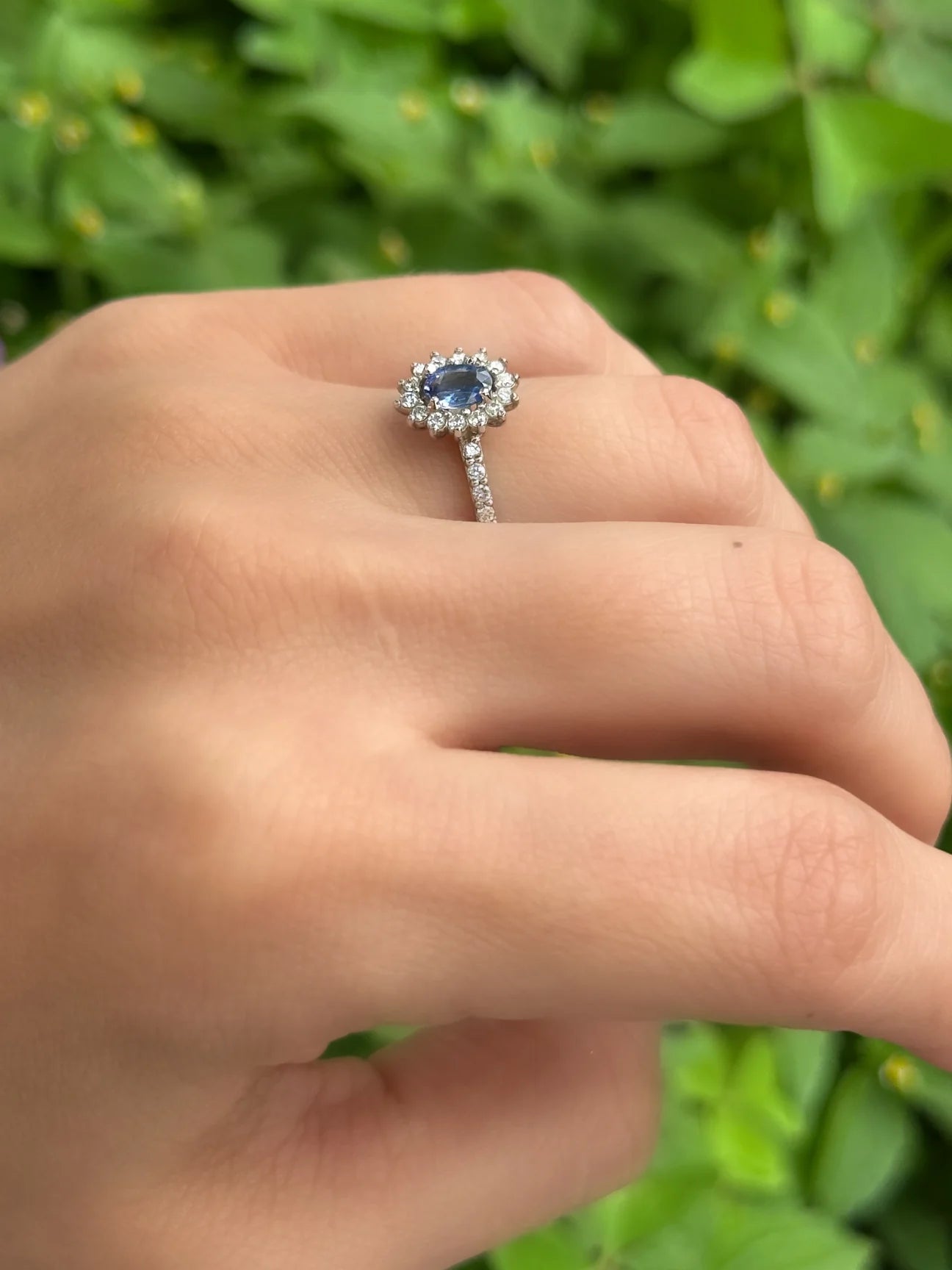 Anillo Lady Di Zafiro Azul diamantes en argolla