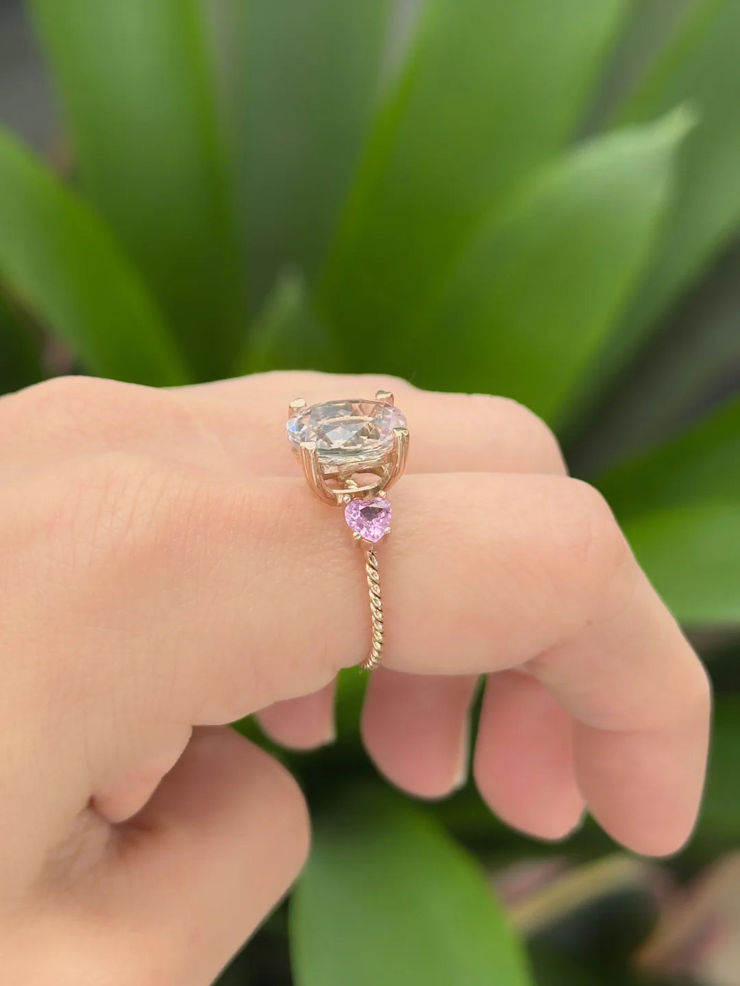 Anillo Love morganita con zafiros rosa