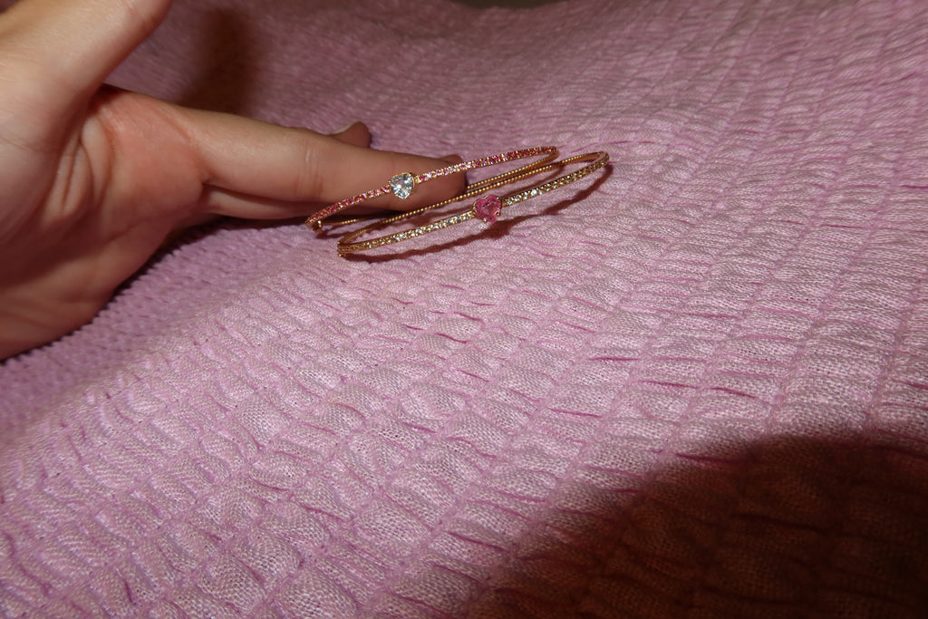 Pulsera aro corazón zafiros.