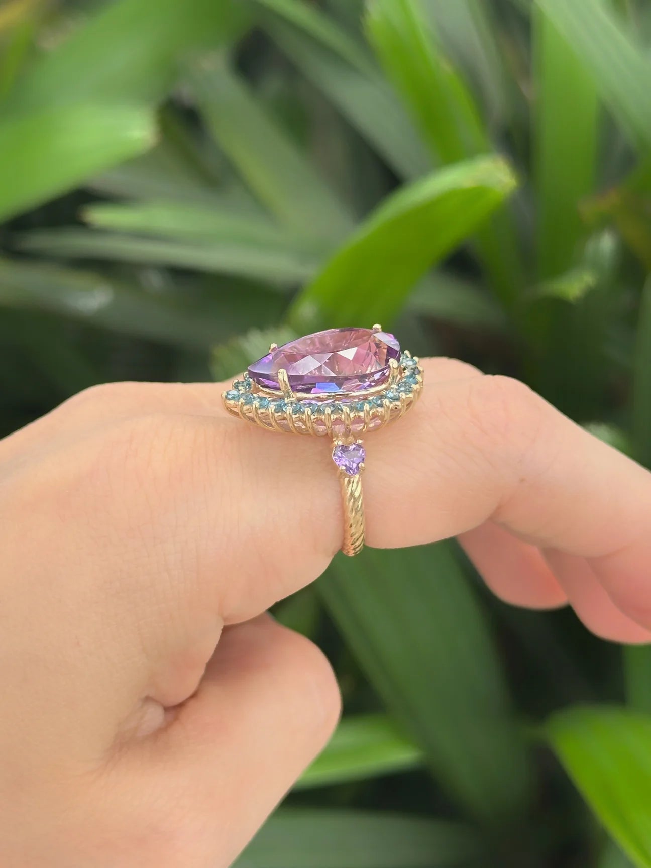 Anillo Hindi Amatistas y topacios london blue