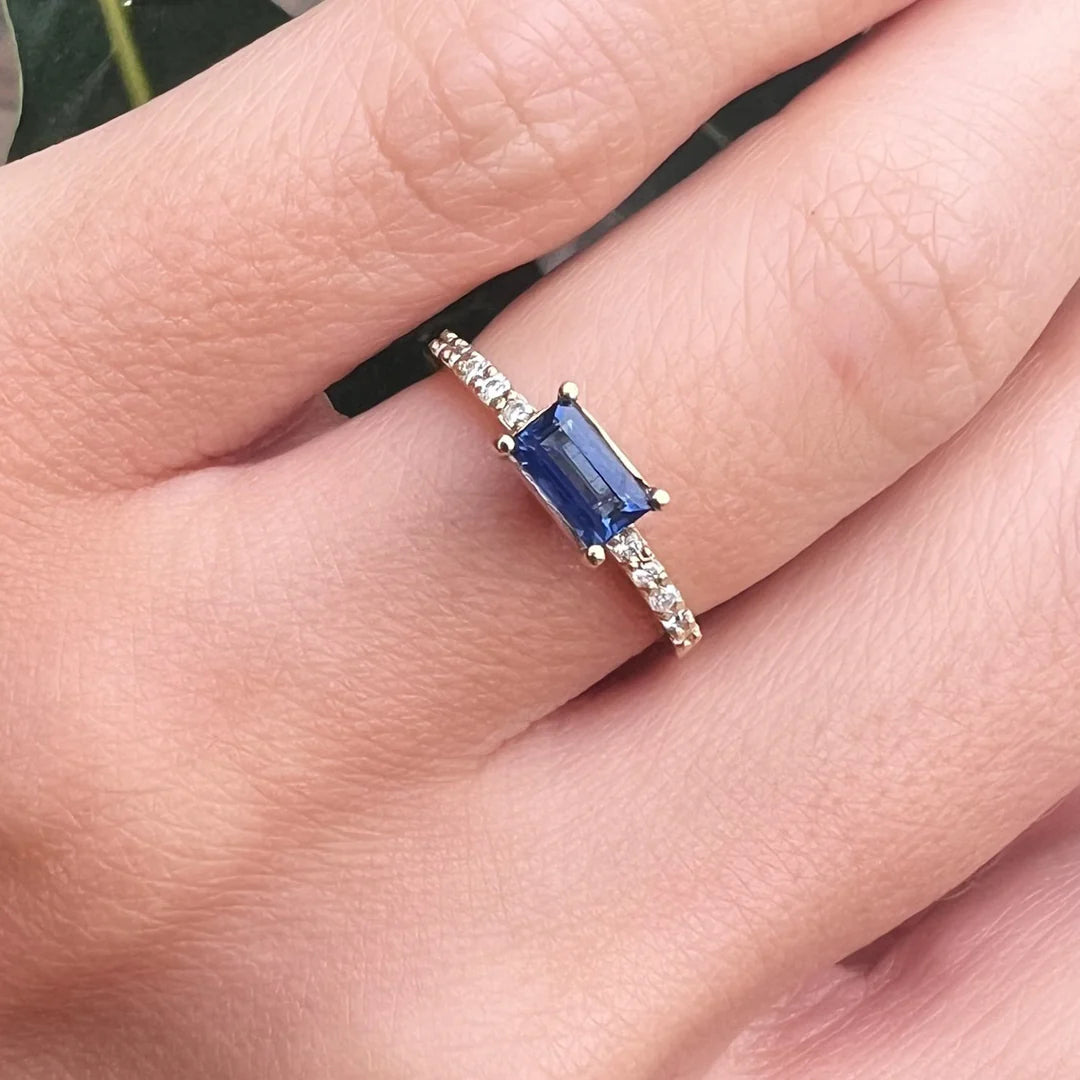 Anillo Baguette Zafiro Azul 0,58 Cts