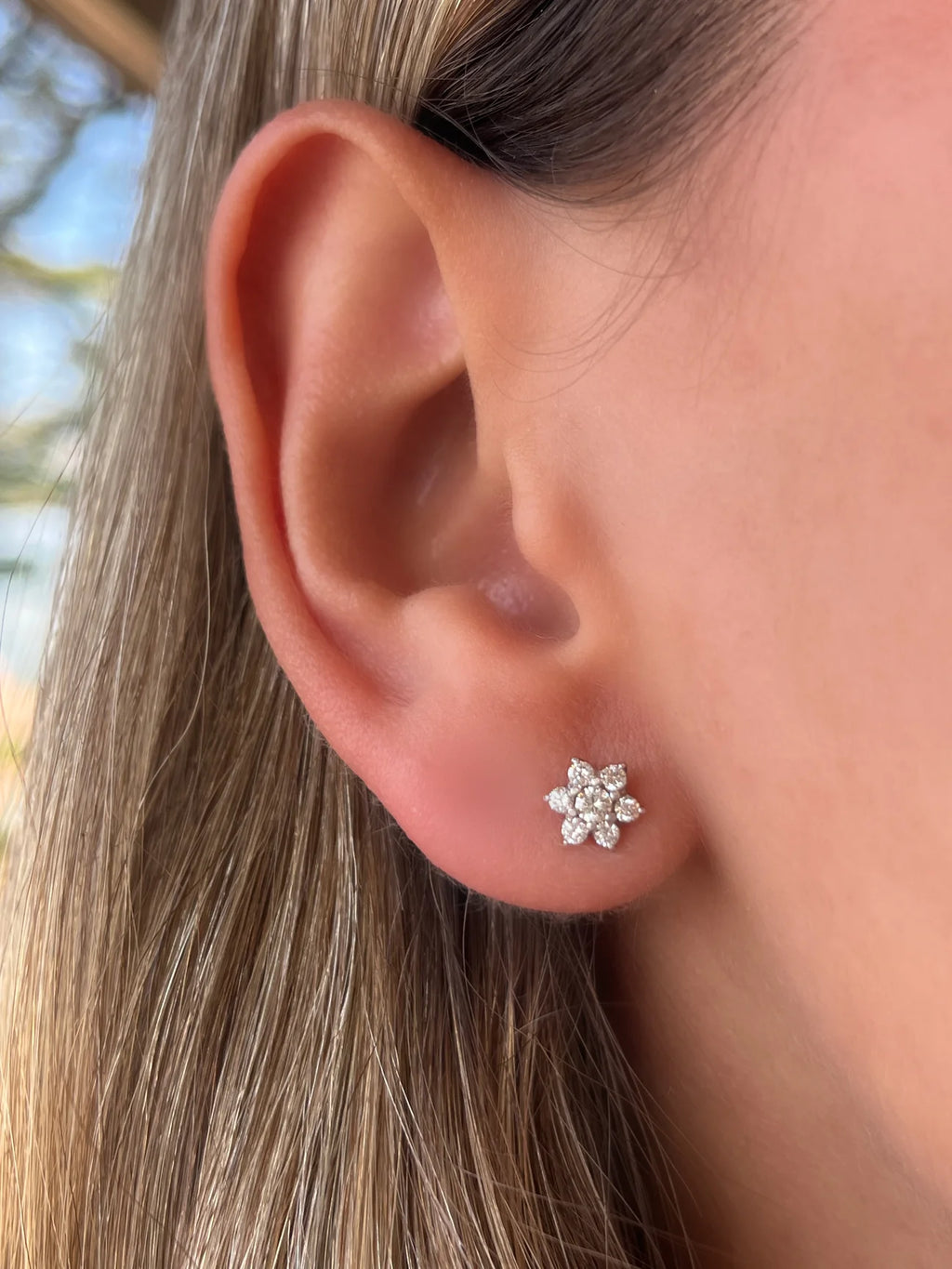 Arete Margaret oro blanco en diamantes.