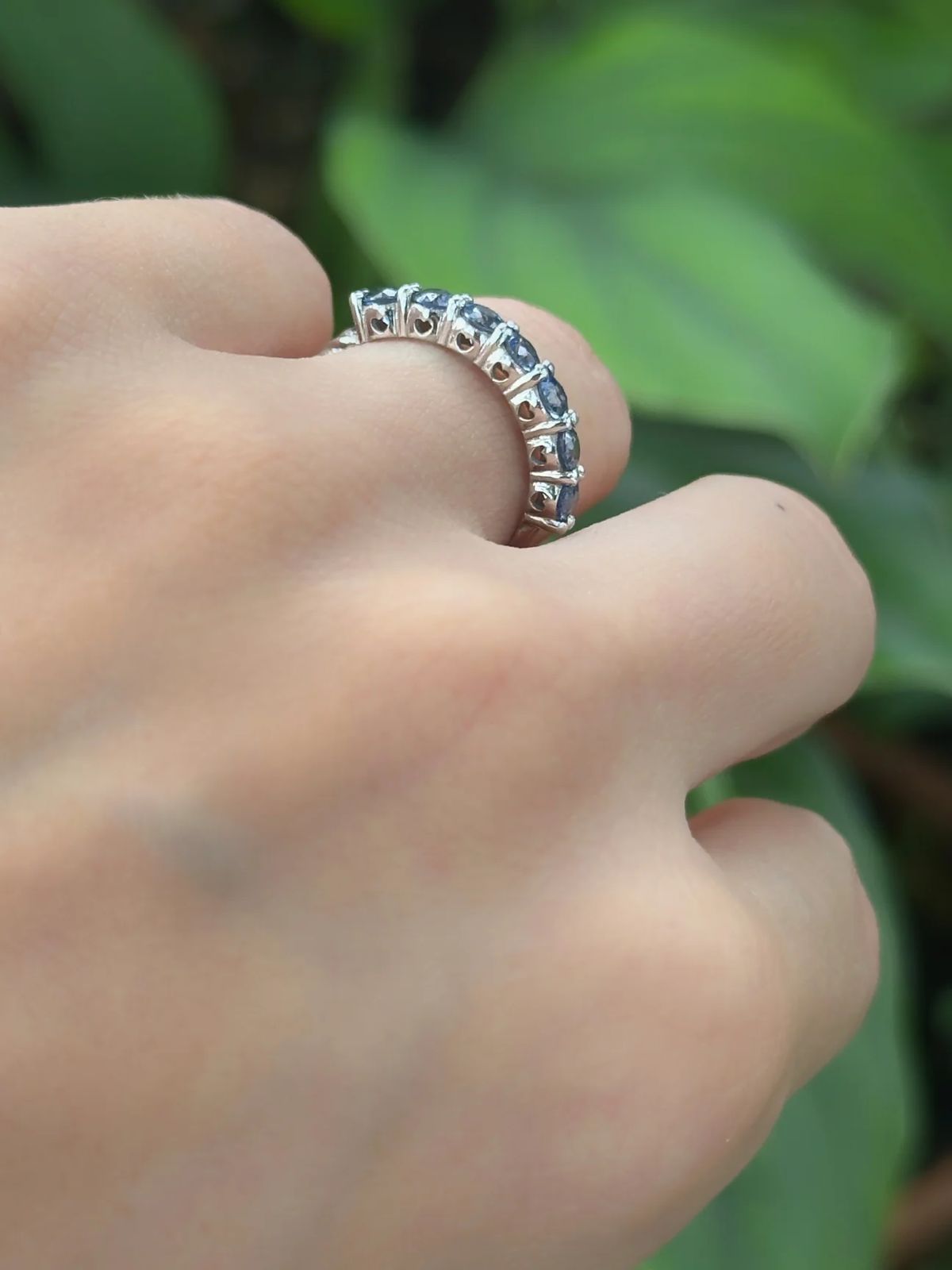 Anillo churumbela zafiros azules 3 mm Oro blanco