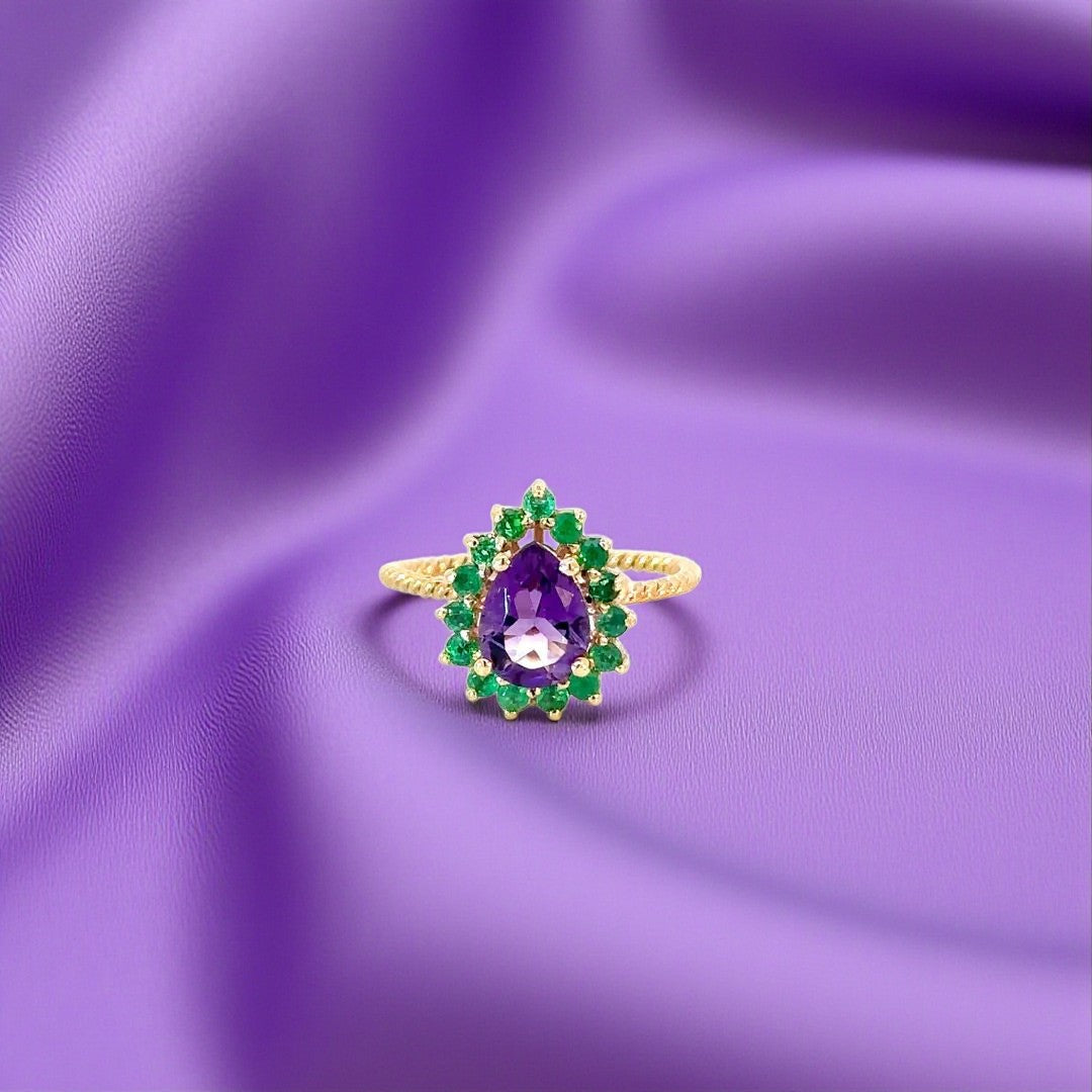 Anillo Hindi Amatista con esmeraldas